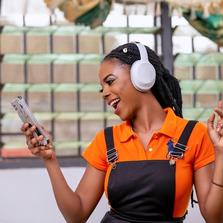 Portrait of Ananya meditation instructor